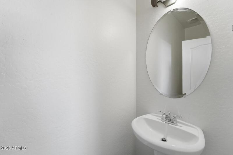 15391 W Dreyfus St-17