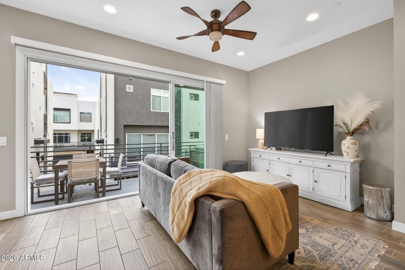 11_1717_E_Morten_Ave_Unit_3811_mls