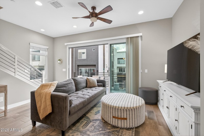 15_1717_E_Morten_Ave_Unit_3815_mls