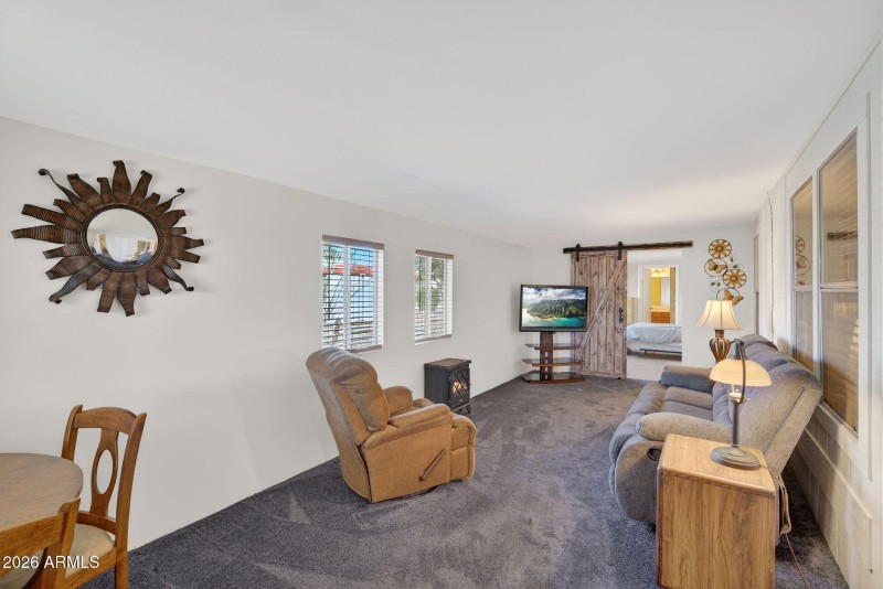 7-web-or-mls-05- N North Dakota Ave