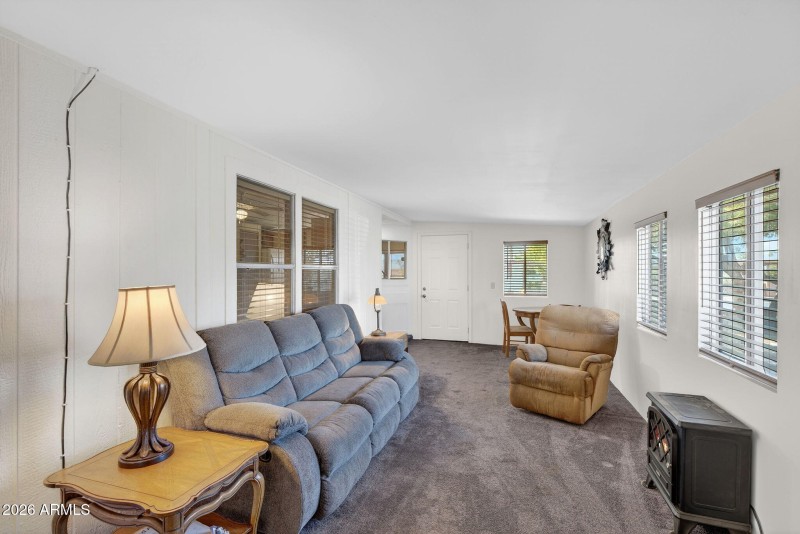 8-web-or-mls-06- N North Dakota Ave