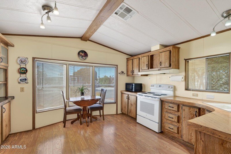 10-web-or-mls-17- N North Dakota Ave