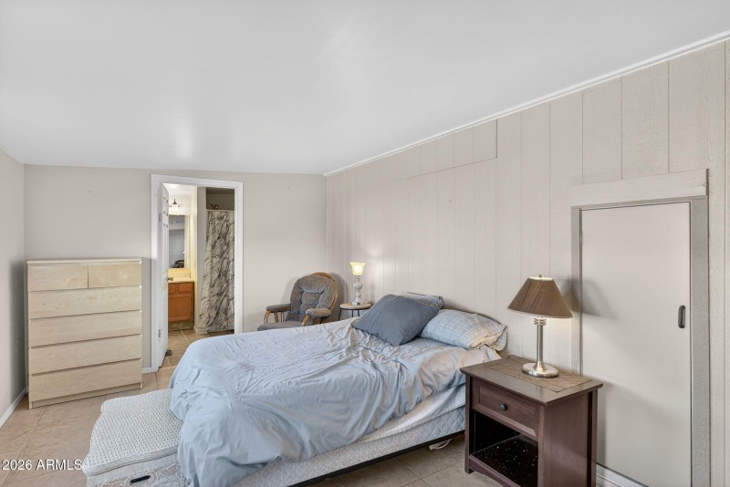 15-web-or-mls-08- N North Dakota Ave