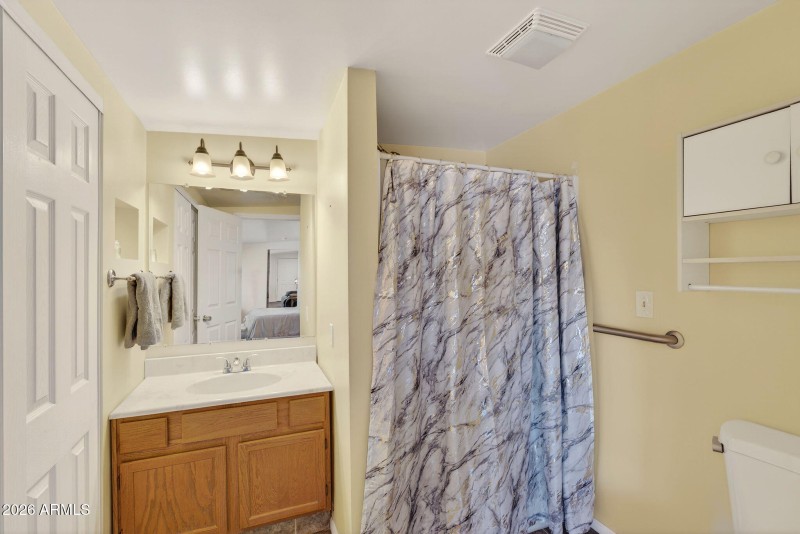 18-web-or-mls-11- N North Dakota Ave