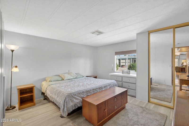 19-web-or-mls-15- N North Dakota Ave