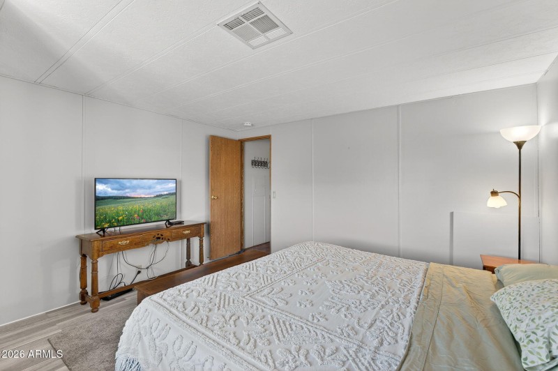 20-web-or-mls-16- N North Dakota Ave