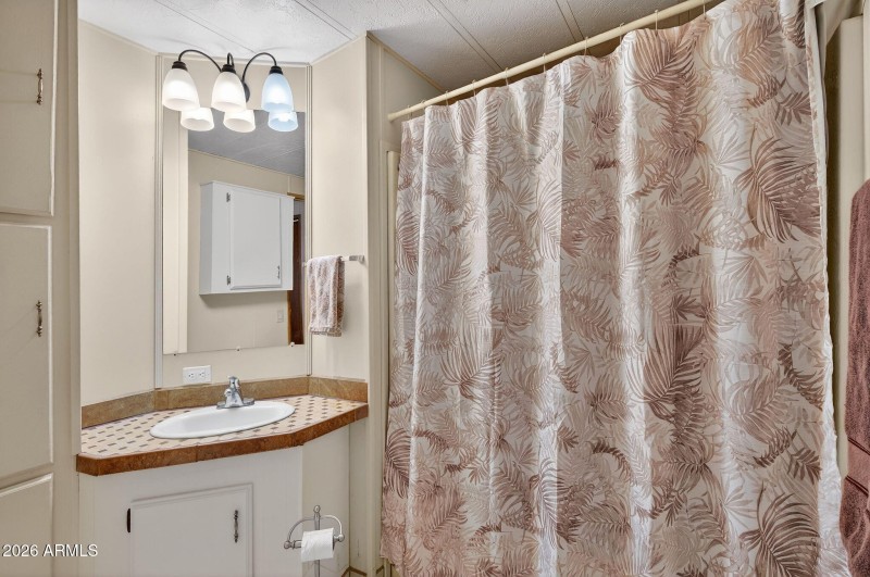 21-web-or-mls-14- N North Dakota Ave