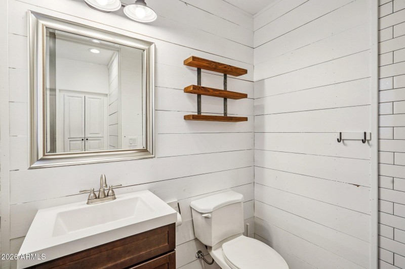 25-web-or-mls-E Mark Ln-S2301-025