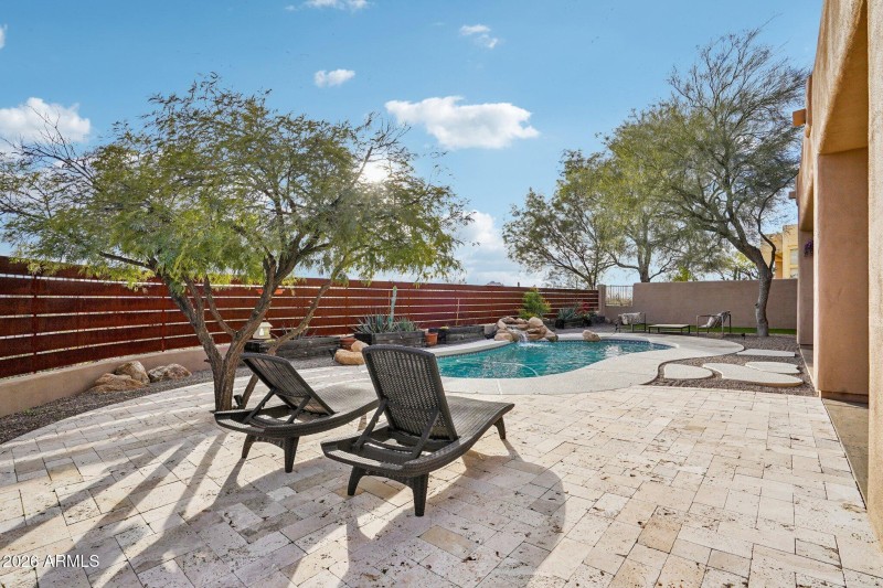 44-web-or-mls-E Mark Ln-S2301-044