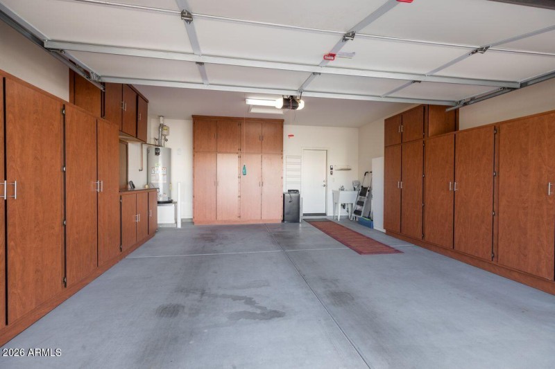 16375 W Whitton Ave Garage