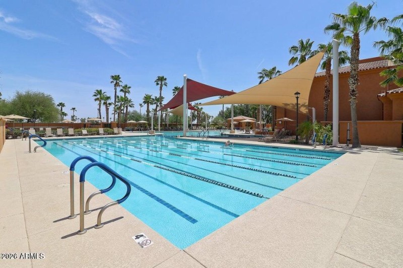 PC Tuscany Pool Lapside lane shot