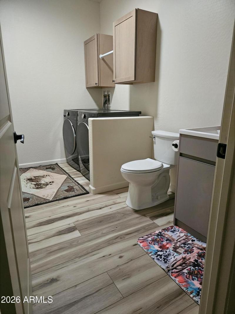 21542 W GALVIN Laundry