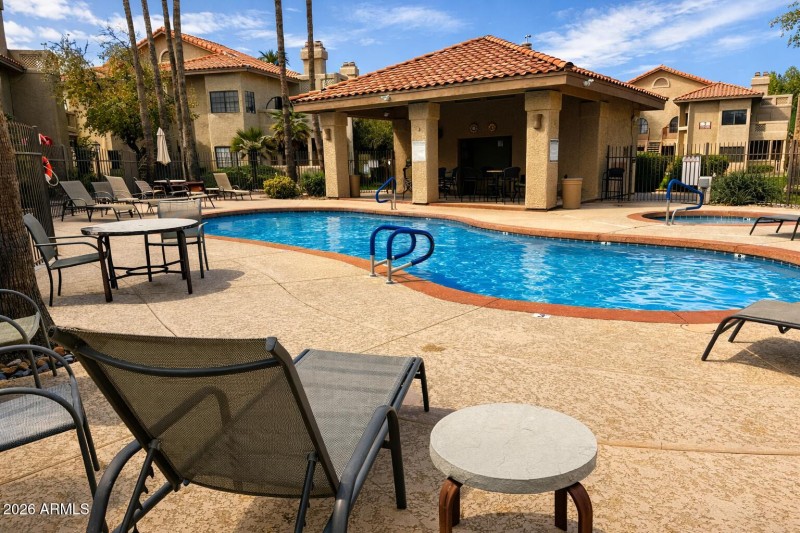 C1FBB4BD-C4DF-4CA3-B21F-676D0C5BB274