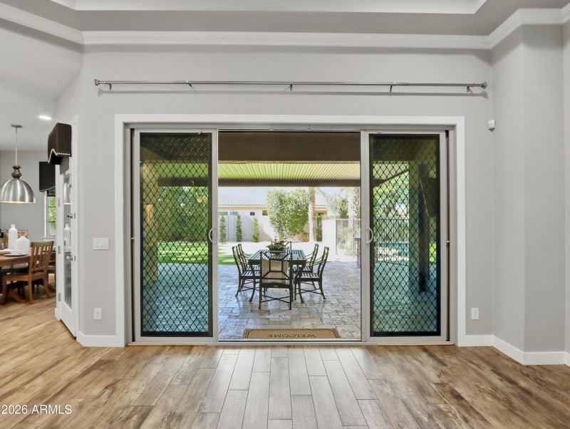 Glass Slider to Outdoor Dining