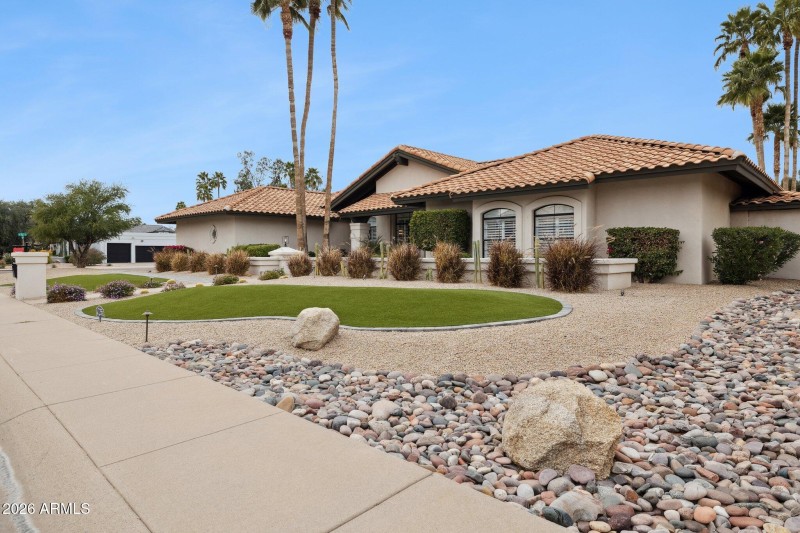 4-web-or-mls-10636-e-desert-cove-ave