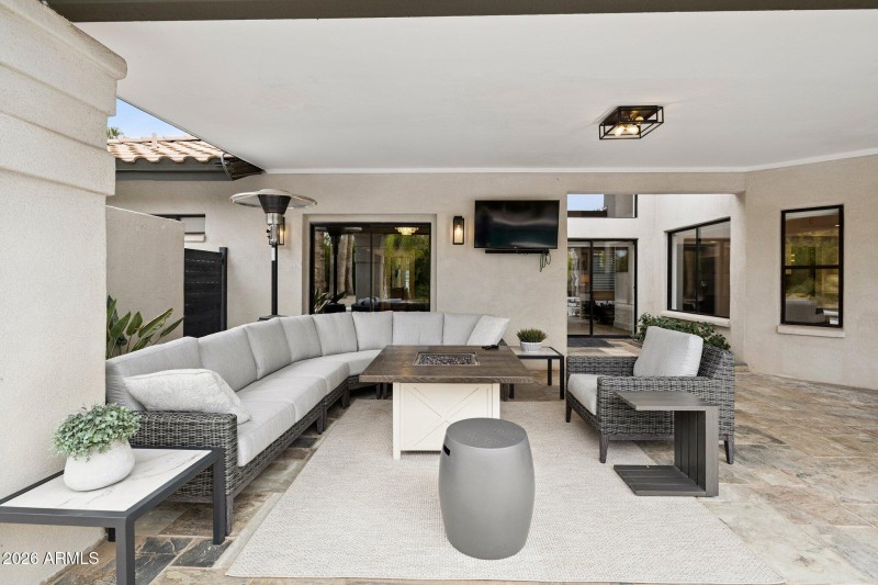 51-web-or-mls-10636-e-desert-cove-ave