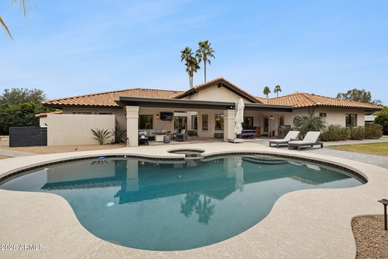 56-web-or-mls-10636-e-desert-cove-ave