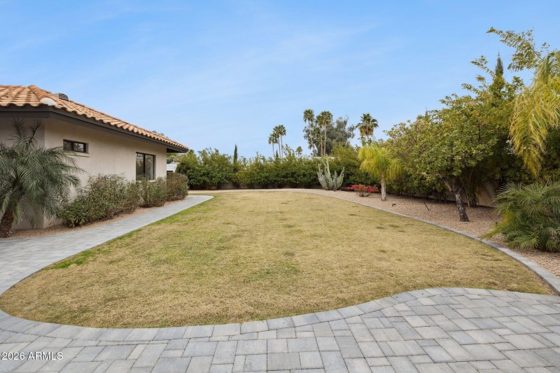 57-web-or-mls-10636-e-desert-cove-ave