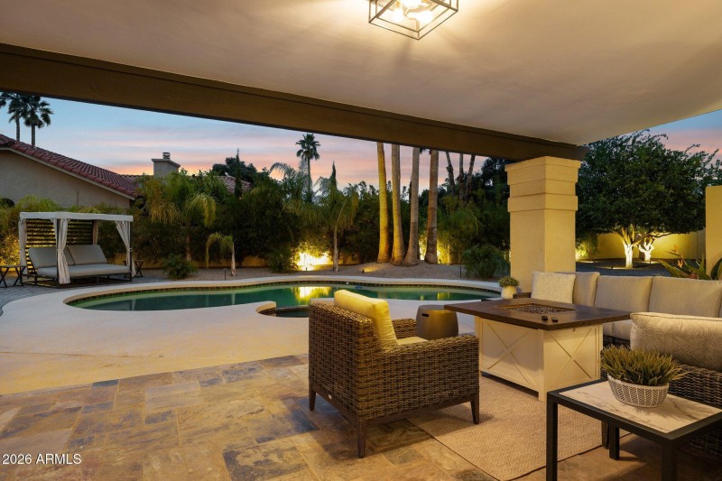 69-web-or-mls-10636-e-desert-cove-ave