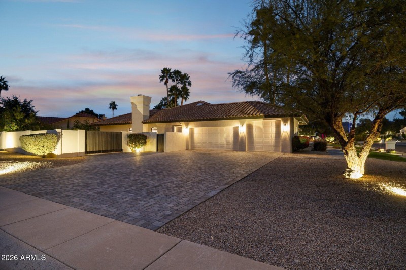 75-web-or-mls-10636-e-desert-cove-ave