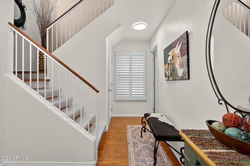 9-web-or-mls-20- E Neville Ave