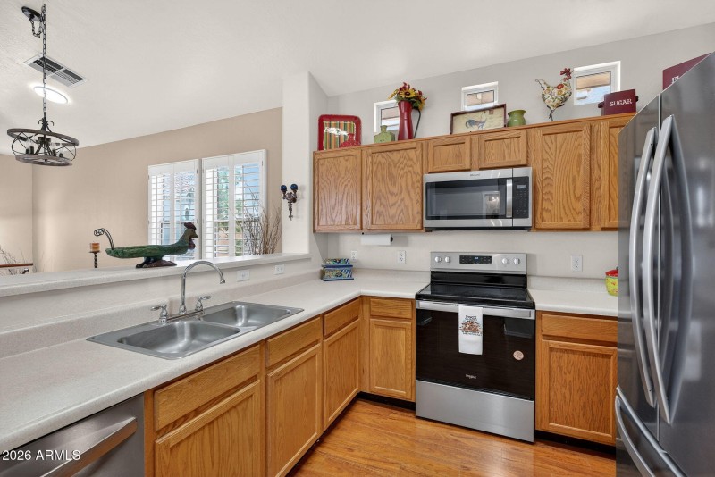 13-web-or-mls-33- E Neville Ave