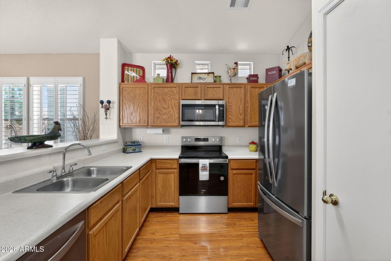 14-web-or-mls-32- E Neville Ave