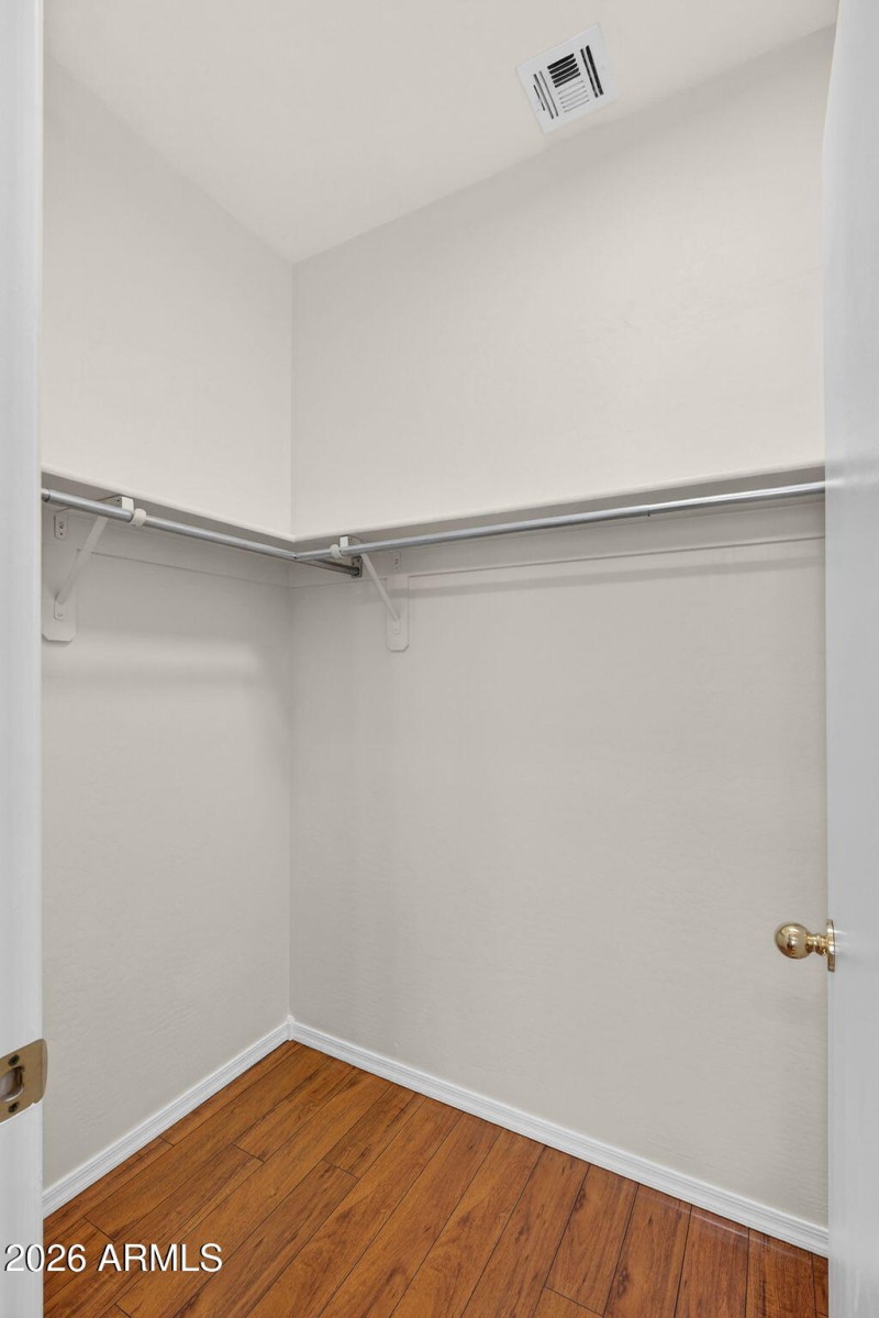 27-web-or-mls-42- E Neville Ave