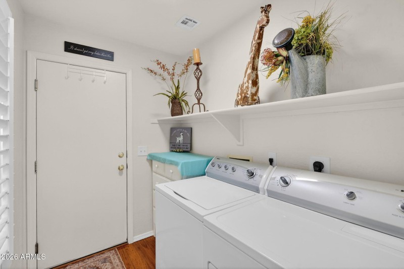 38-web-or-mls-49- E Neville Ave