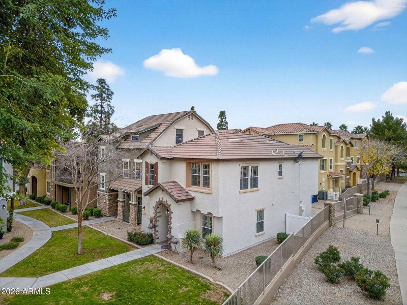 43-web-or-mls-03- E Neville Ave