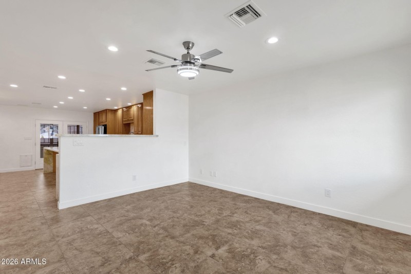 9-web-or-mls-3009-e-corrine-dr