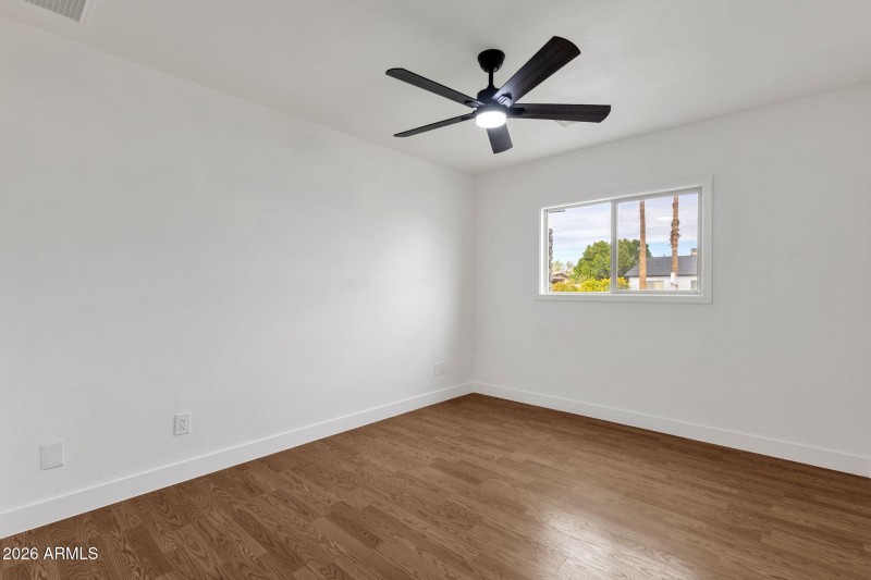 17-web-or-mls-3009-e-corrine-dr