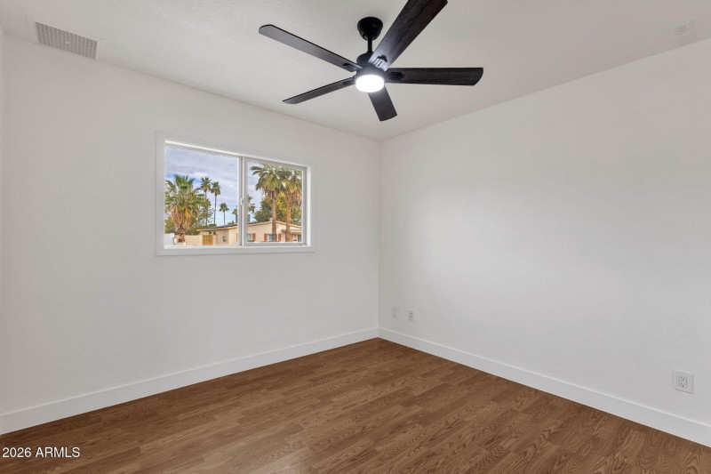 18-web-or-mls-3009-e-corrine-dr