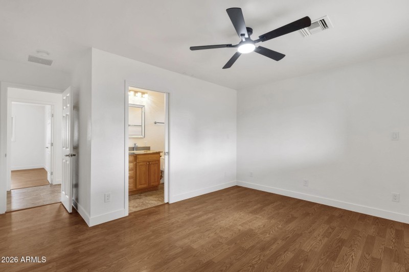 22-web-or-mls-3009-e-corrine-dr