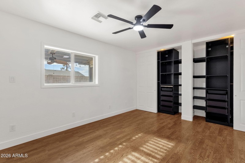 21-web-or-mls-3009-e-corrine-dr