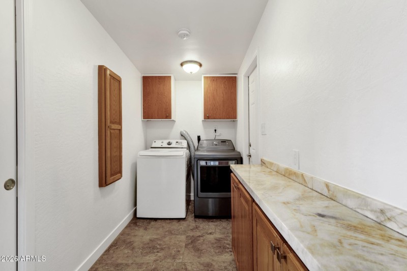 26-web-or-mls-3009-e-corrine-dr