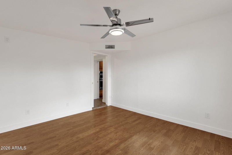 29-web-or-mls-3009-e-corrine-dr