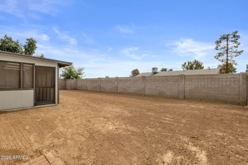 35-web-or-mls-3009-e-corrine-dr