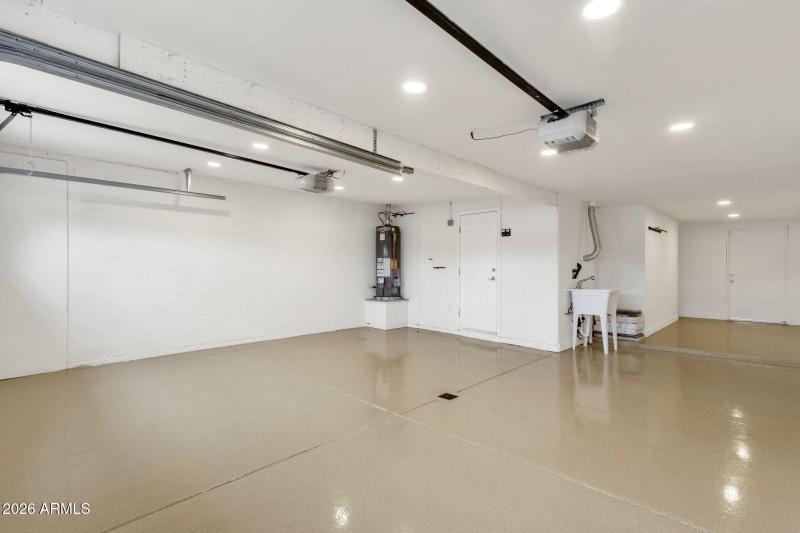 31-web-or-mls-3009-e-corrine-dr