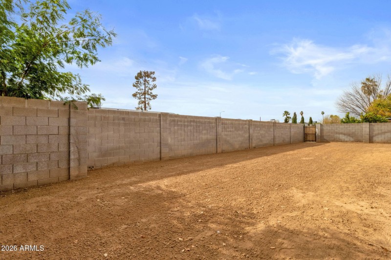 40-web-or-mls-3009-e-corrine-dr