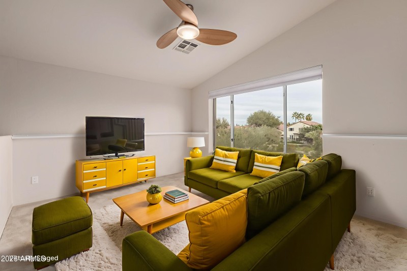 36-50Th - Loft Staged