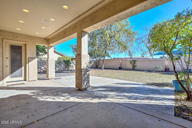 Covered Patio-Backyard (2)