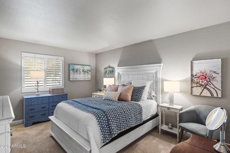 2235 W Isabella Ave-13