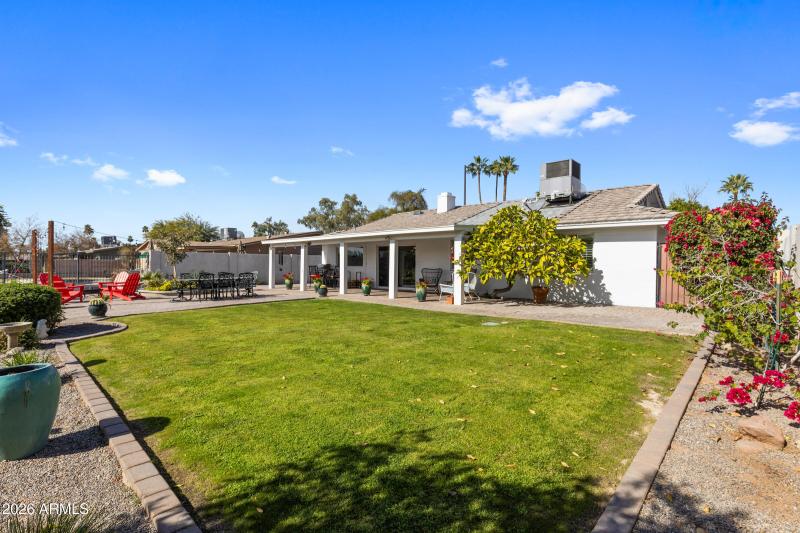 2235 W Isabella Ave-27