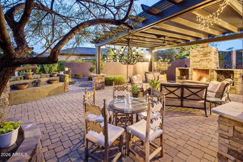 1813 W Camargo Ct-97