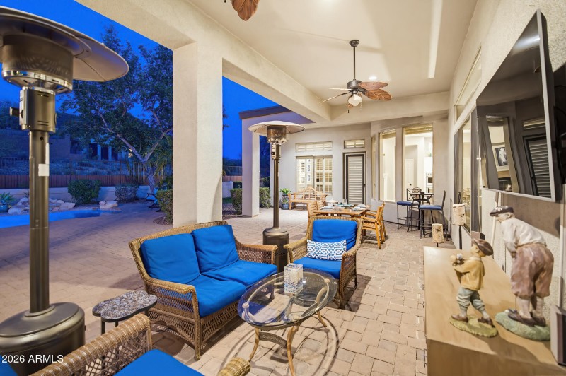 1813 W Camargo Ct-102