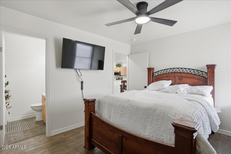 13-1825 W Renaissance Ave_RedHogMedia