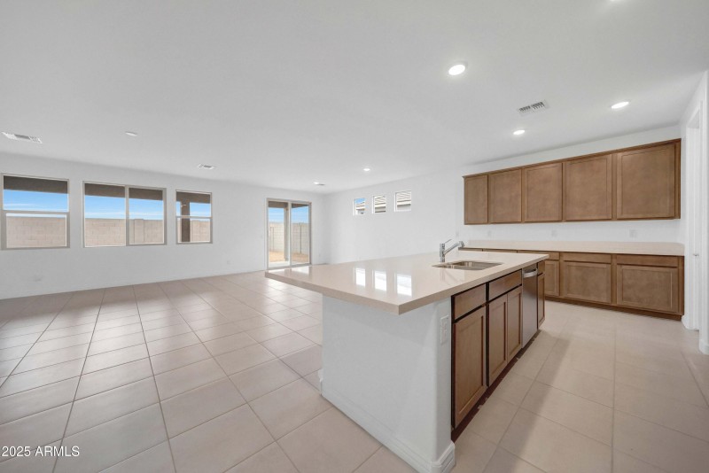 PHX_Miravida_Lot 1177_Oxford_14778_Kitch