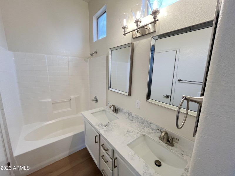 9 Primary bathroom (2)