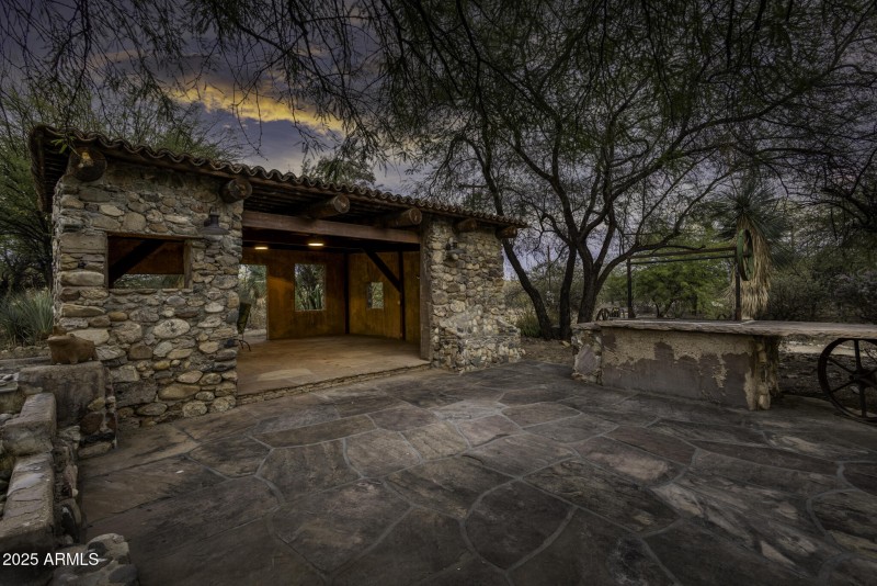 Lazy RC Ranch Rock House